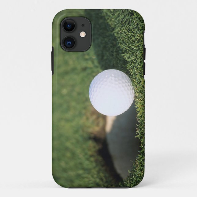 Golf Ball am Rand des Lochs Case-Mate iPhone Hülle (Rückseite)