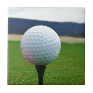 Golf Ball auf dem Golfplatz Fliese