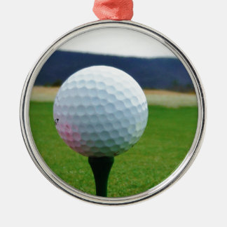 Golf Ball auf dem Golfplatz Silbernes Ornament