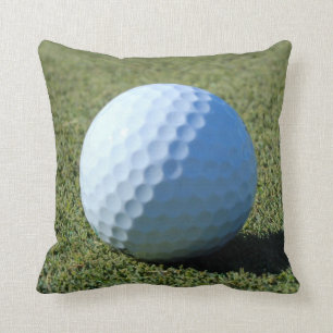 Golf-Ball auf grünem Nahaufnahme-Foto Kissen
