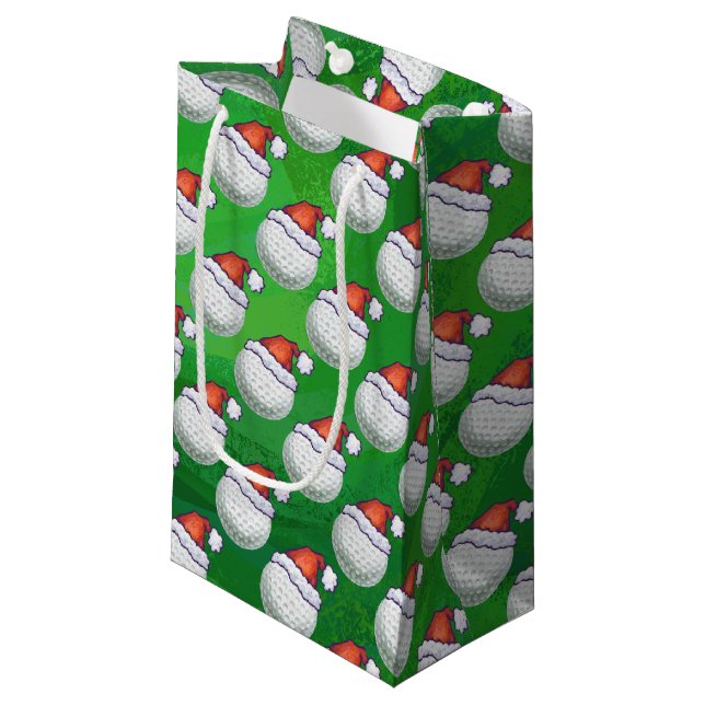 Golf Ball in Weihnachtsmannmütze Muster auf Green Kleine Geschenktüte (Vorderseite Schrägansicht)
