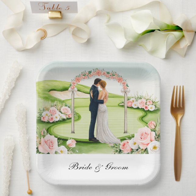Golf Bride and Groom on Golf Course Wedding Pappteller (Hochzeit)