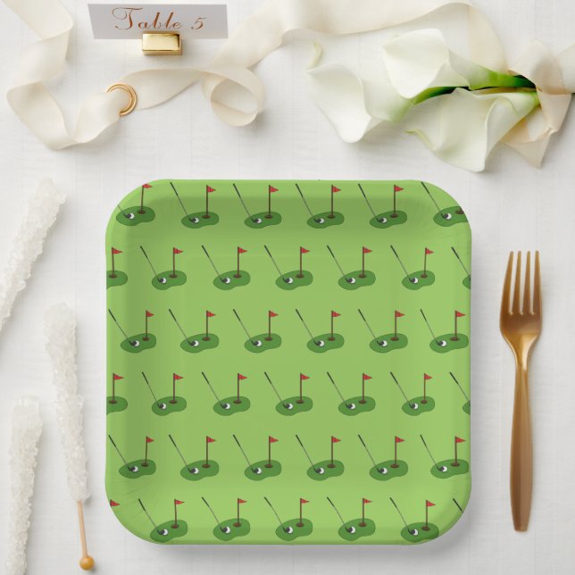 Golf Course Hole mit Flaggenmuster Pappteller (Hochzeit)