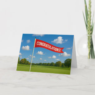 Golf Glückwunsch mit Golf-Flagge auf grünem Gras Karte