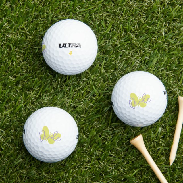 Golf Green Schmetterling und lila Skriptname Golfball (Insitu Gras)