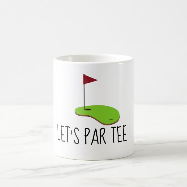 Golf Lass Par Tee mit Golfflagge auf grün weiß Kaffeetasse (Mittel)