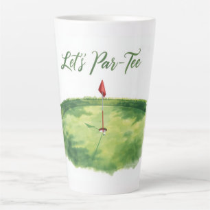 Golf Lass uns Abschlagen mit Golf Flagge auf Grün Milchtasse