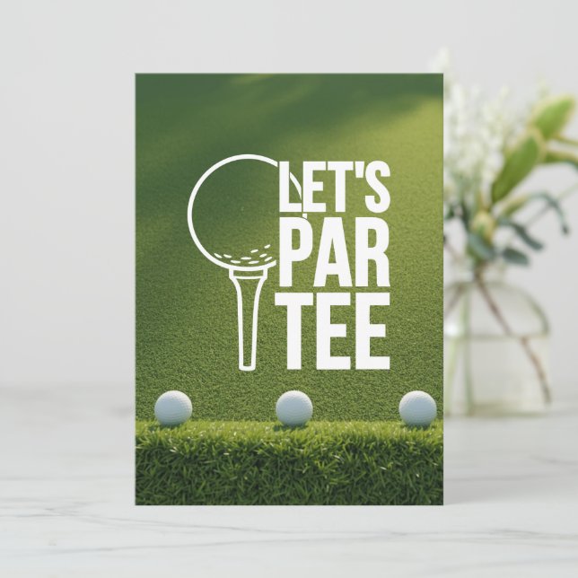 Golf lässt Abschlag Golfball auf grünem Gras Einladung (Stehend Vorderseite)