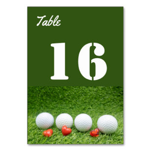 Golf mit Liebe auf grüner Tischnummer