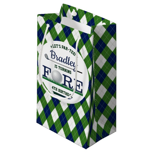 Golf PAR-T-SHIRT 4. Geburtstag Kleine Geschenktüte (Vorderseite Schrägansicht)