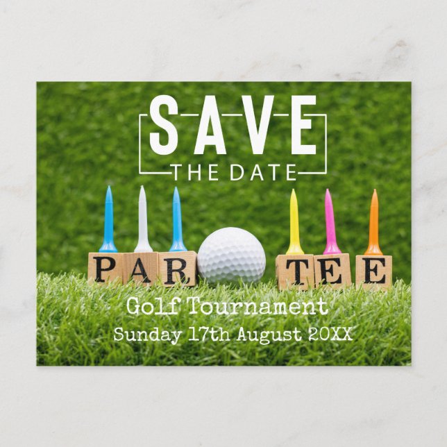 Golf Save the Date mit Golfball auf Grün Ankündigungspostkarte (Vorderseite)