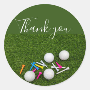 Golf Vielen Dank mit Golfball und T-Shirts auf Grü Runder Aufkleber