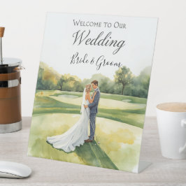 Golf wedding Birde and Groom on Putting Green Sockelschild