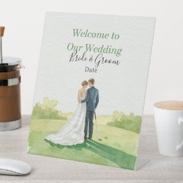 Golf wedding Birde and Groom on Putting Green Sockelschild