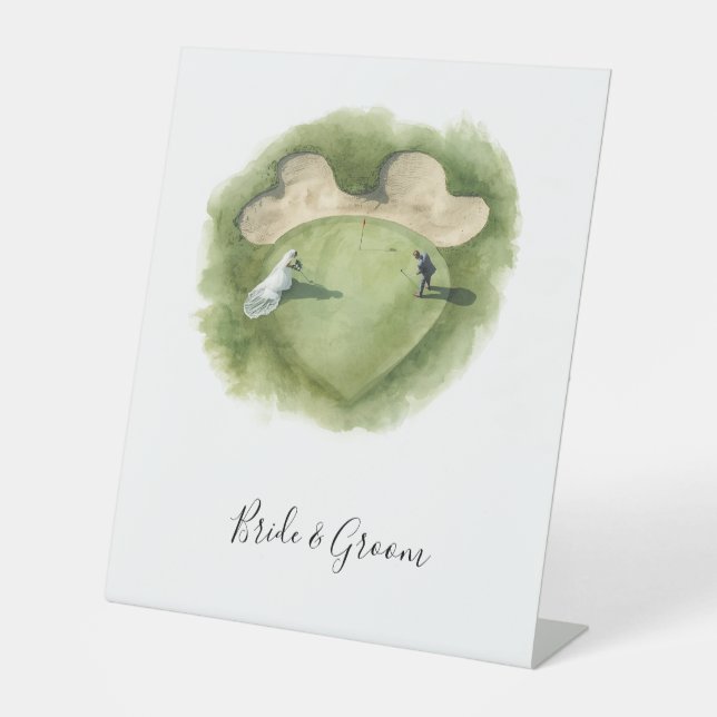 Golf Wedding  Bride and Groom on putting green Sockelschild (Vorderseite)