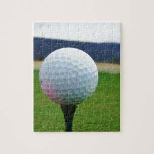 Golfball auf einem GebirgsGolfplatz Puzzle