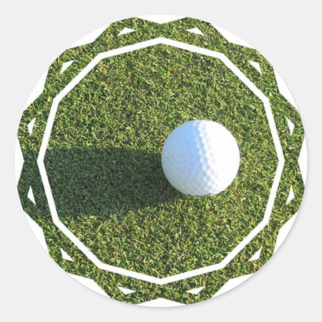 Golfball auf Golf-Grün-Aufklebern Runder Aufkleber (Vorderseite)
