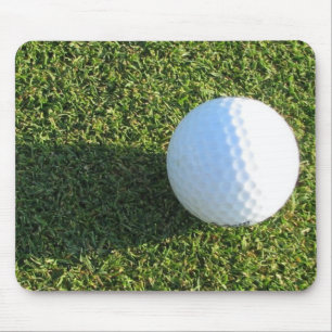 Golfball auf Golf-Grün-Mausunterlage Mousepad