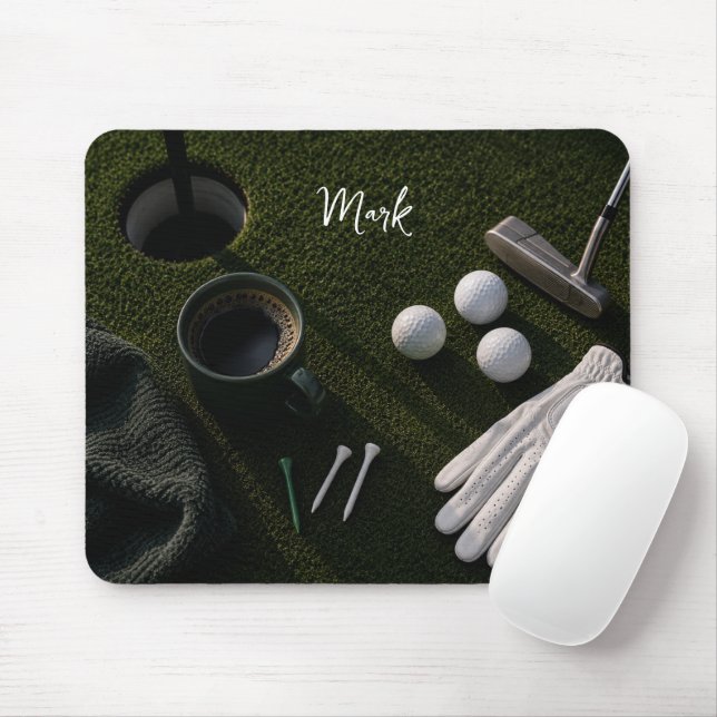 Golfball auf Grün bereit zum Abschlag Mousepad (Mit Mouse)
