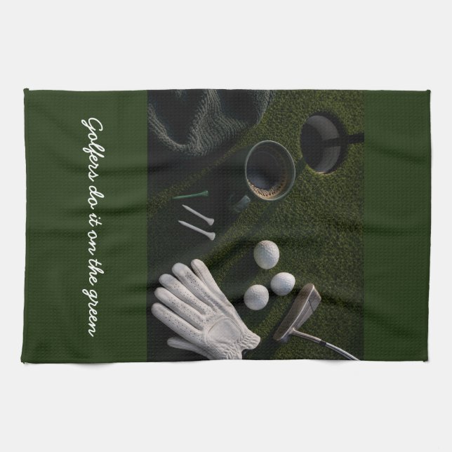 Golfball auf Putting Green  Geschirrtuch (Horizontal)