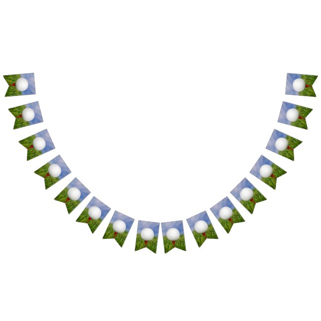 Golfball auf rotem Tee im Gras Wimpelkette (Alle)