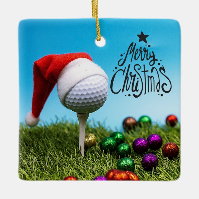 Golfball auf Tee mit Weihnachtsmannmütze für Weihn Keramikornament (Vorderseite)