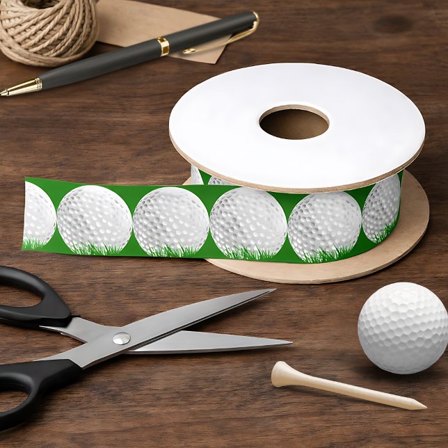 Golfball im Gras Satinband (Von Creator hochgeladen)
