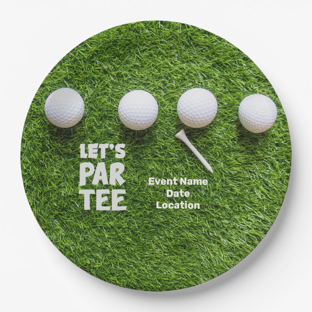 Golfball mit Tee auf grünem Gras Let's Par T-Shirt Pappteller (Vorderseite)