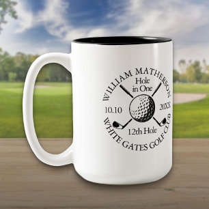 Golfball und Schläger personalisiert für Hole-in-O Zweifarbige Tasse