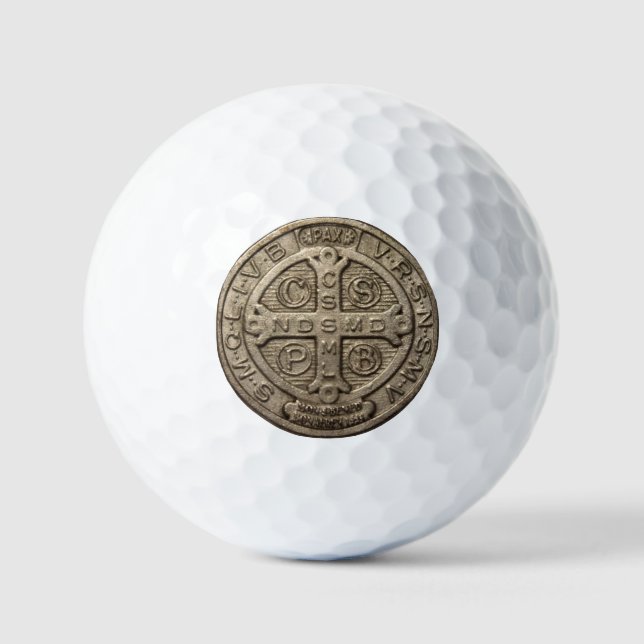 Golfbälle mit der Medaille des Heiligen Benedikt (Vorderseite)