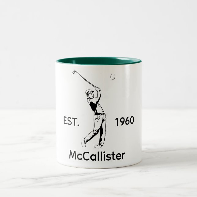 Golfer Personalisiert und Jahr Zweifarbige Tasse (Mittel)