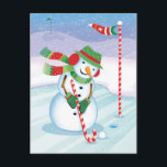 Golfo Snowman Christmas Candy Cane Feiertagspostkarte<br><div class="desc">Ein Schneemann setzt auf ein eisgrünes Grün mit einem Bonbons auf dieser Postkarte</div>