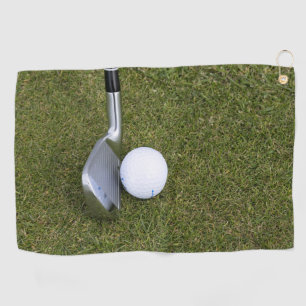 Golfschläger und Ball auf Gras Beste Golfhandtüche Golfhandtuch