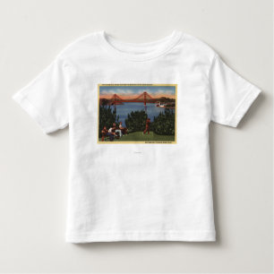 Golfspieler mit Golden gate bridge im Hintergrund Kleinkind T-shirt
