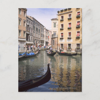 Gondeln in einem Kanal, Venedig, Italien Postkarte