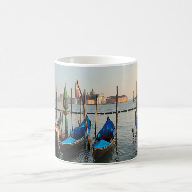 Gondeln in Venedig Tasse (Mittel)