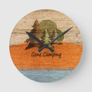 Gone Camping Wood Look Naturliebhaber Runde Wanduhr