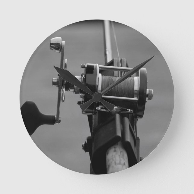 Gone Fishing.jpg Runde Wanduhr (Vorderseite)