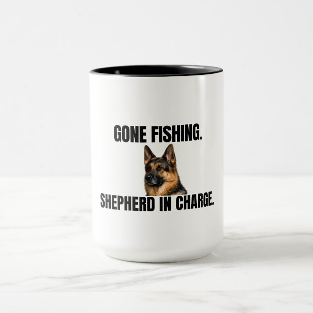 Gone Fishing. Shepherd in Charge. Mug Tasse (Zentrum)