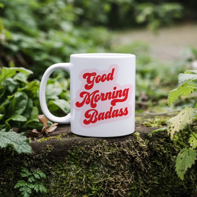 Good Morning Badass | Funny Retro Typografy Kaffeetasse (Von Creator hochgeladen)