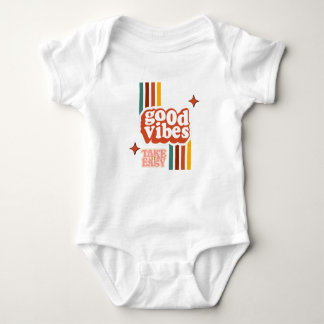 Good Vibes Baby Button unter Baby Strampler