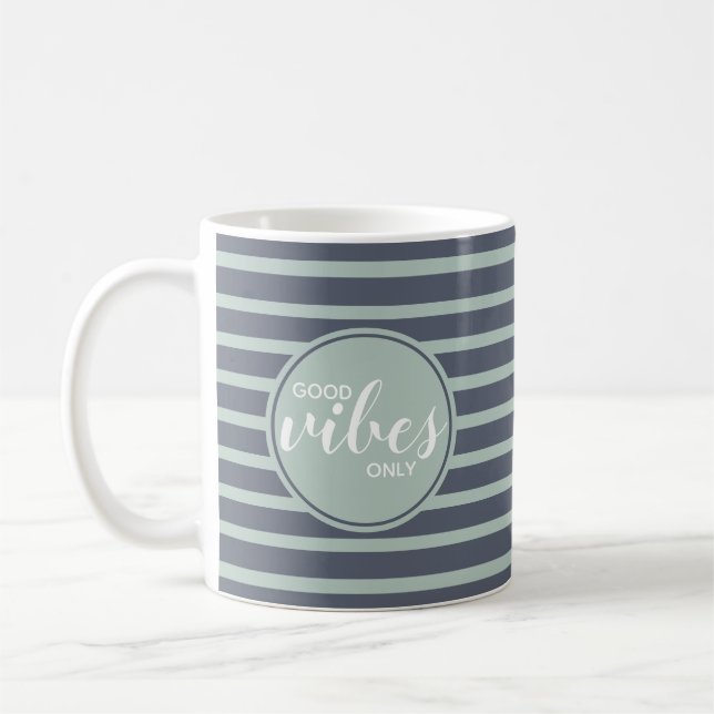 Good Vibes nur trendy Typografie Zitat Blue Green Kaffeetasse (Links)