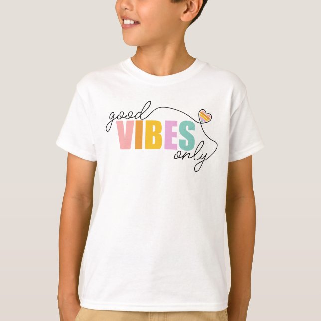 Good Vibes Only Rainbow Heart T-Shirt (Vorderseite)
