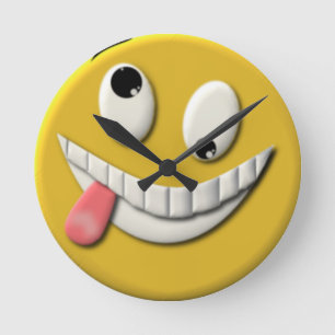 Goofy Happy Face Runde Wanduhr