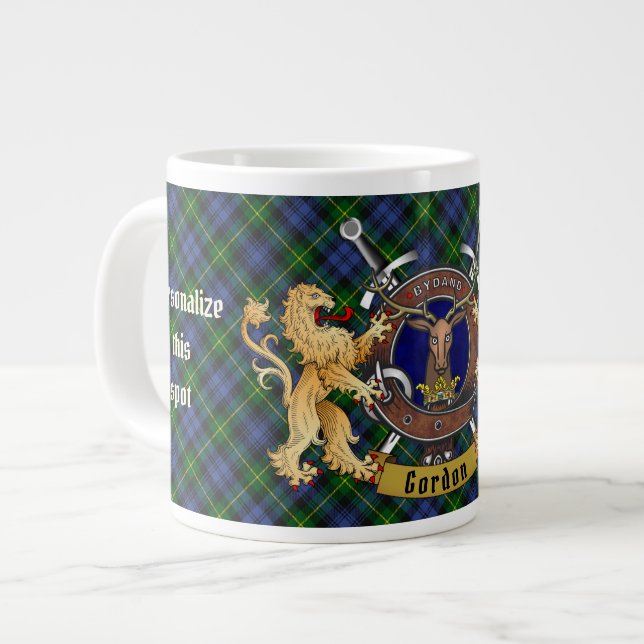 Gordon Clan Abzeichen & Tartan Personalisiert Jumbo-Tasse (Vorderseite Links)