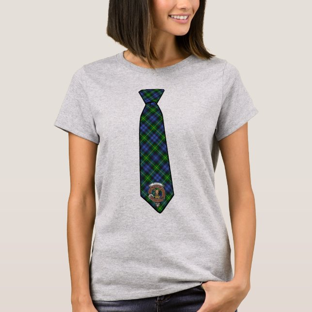 Gordon Tartan Necktie mit Abzeichen Women's T-Shirt (Vorderseite)