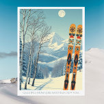 Gore Mountain New York Adirondacks Postcard Postkarte<br><div class="desc">Hallo aus den schneebedeckten Bergen Gore Mountain,  New York,  Adirondack Berge! Wir hoffen,  dass Sie einen wunderschönen Skiurlaub haben. Diese Postkarte zeigt eine wunderschöne,  blau-graue Berglandschaft mit Retro-Skischulen in orangefarbenem Stammesmuster. Alle Textsätze können an Ihren Anzug angepasst werden!</div>