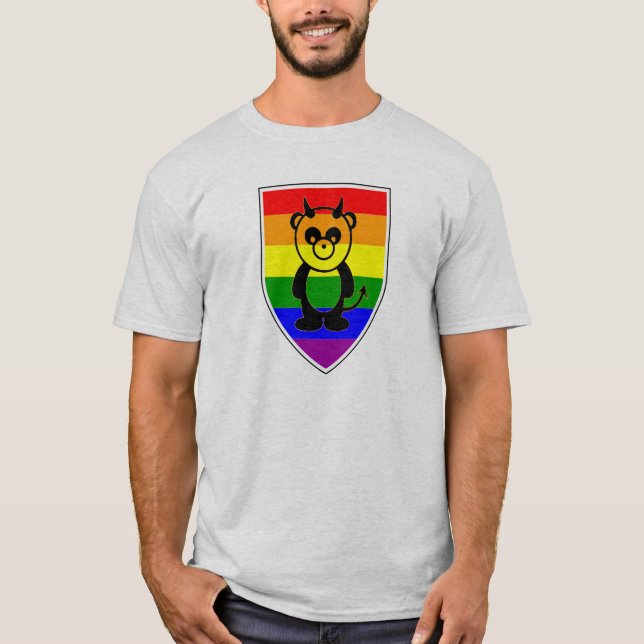 Gorgeous Gay Panda Bear auf Regenbogenflagge T-Shirt (Vorderseite)