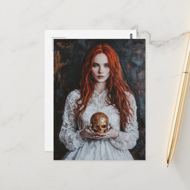 Gorgeous Red haired Woman With a Gold Skull Postkarte (Vorderseite/Rückseite Beispiel)