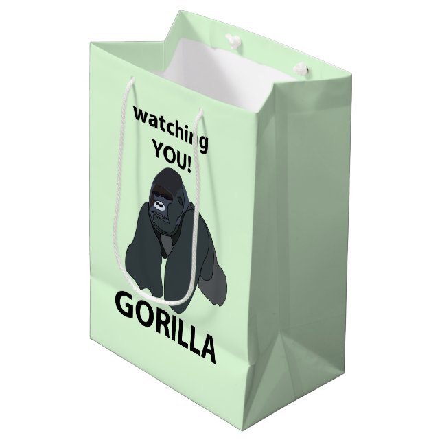 Gorilla beobachtet euch den Funny Gorilla Mittlere Geschenktüte (Vorderseite Schrägansicht)